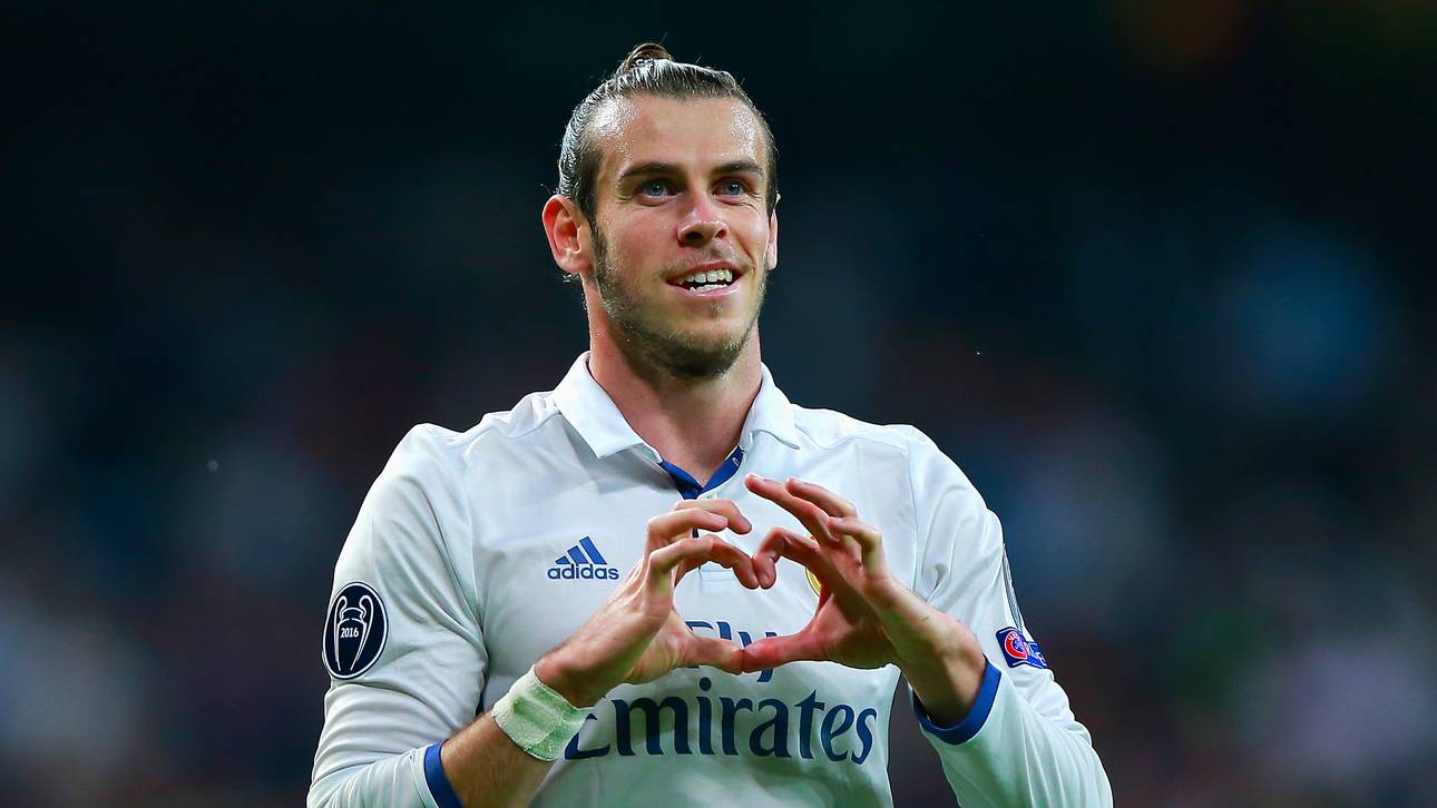 Bale klettert auf Gehalts-Olymp