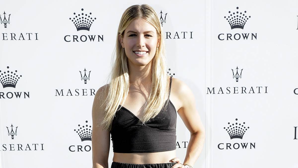 Die Date-Geschichte mit Goehrke ist nicht die einzige bunte Episode, die Bouchards Karriere ziert. Auf der Player-Party im Vorfeld der Australian Open in Melbourne durfte Bouchard natürlich nicht fehlen. Die junge Kanadierin präsentierte sich bauchfrei auf dem grünen Teppich