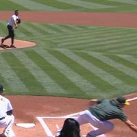 NBA-Superstar Curry blamiert sich beim "Celebrity First Pitch"