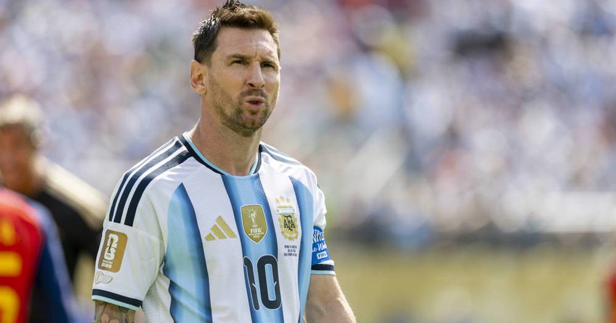 Lionel Messi Announces Retirement from Argentina National Team