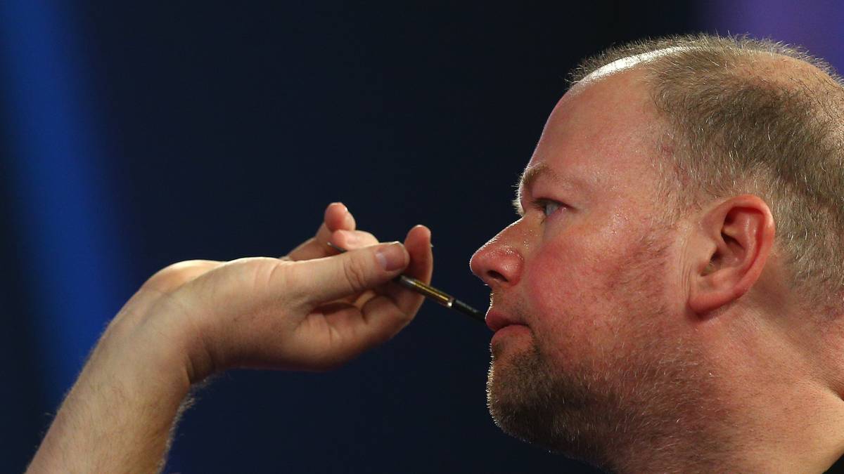 bekommt es mit keinem Geringeren zu tun als mit Raymond van Barneveld