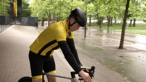 Jannis Brandt, jüngerer Bruder von BVB-Profi Julian, und Lorenz Freimuth machen sich mit dem Fahrrad zum Champions-League-Finale nach London - für den guten Zweck.