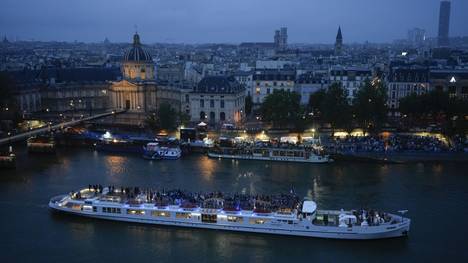 Bei der Zeremonie auf der Seine wurde einiges geboten