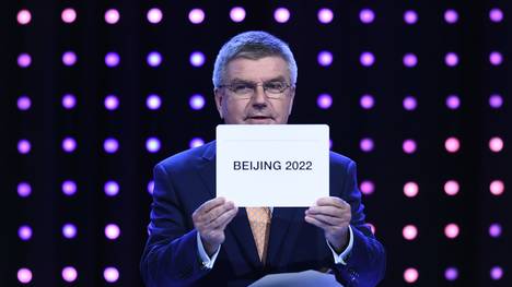 IOC-Präsident Thomas Bach verkündet die Siegerstadt