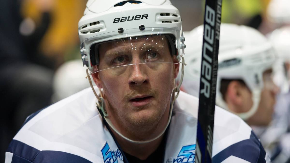 346 NHL-Partien absolvierte der Ex-Landshuter zwischen 2005 und 2010, ehe er nach Deutschland zurückkehrte und für die Hamburg Freezers auflief, die er nun vergeblich vor dem Aus zu retten versuchte