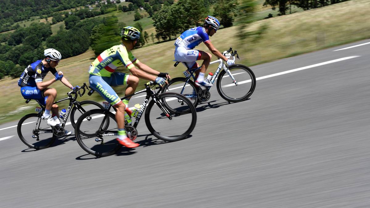 Martin, Majka und Pinot (v.l.) kämpften verbissen, wurden aber auf dem Weg zum zweiten Berg des Tages eingeholt