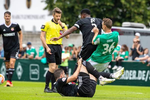 Rote Karte - oder doch nicht? Schiri-Chaos bei Werder