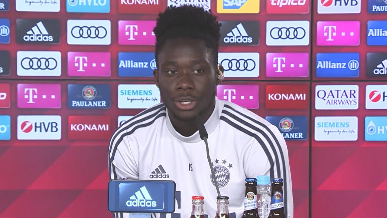 FC Bayern: Alphonso Davies spricht über seine Position