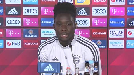 Alphonso Davies kam eigentlich als Flügelstürmer zum FC Bayern. Jetzt spielt er Außenverteidiger und genießt die neue Rolle. 