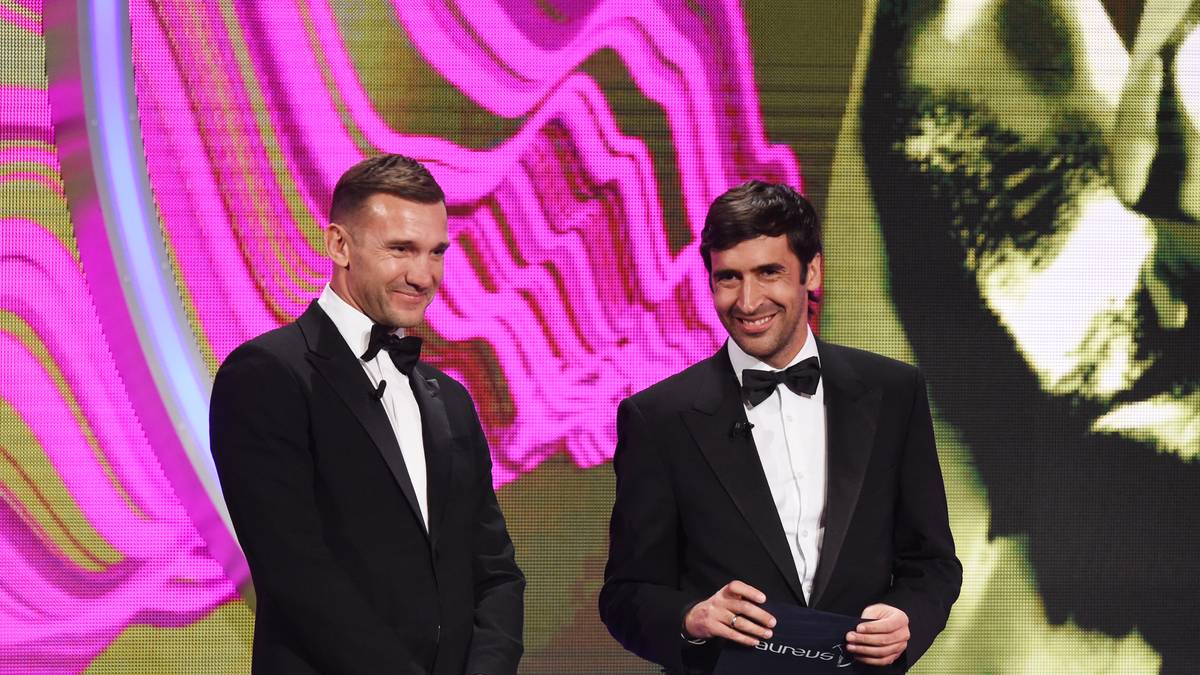 Über welchen Witz Andrij Schewtschenko und Academy-Mitglied Raul da wohl so schelmisch lachen?