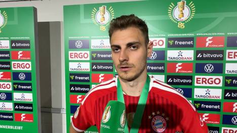 Josip Stanišić äußert sich nach dem Sieg im DFB-Pokalfinale kritisch über die spielerische Leistung, unterstreicht jedoch die außergewöhnliche Saison sowie den Stellenwert des Titels für den FC Bayern München.