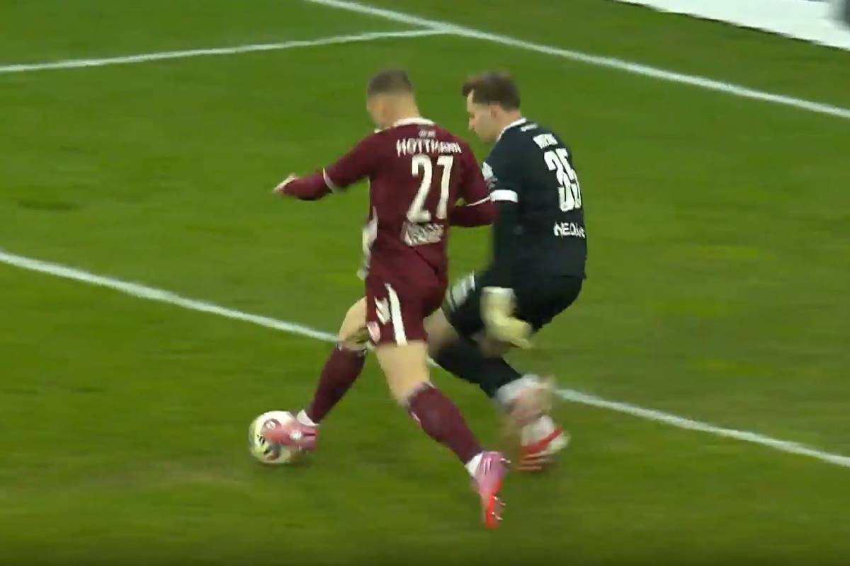 "Unfassbar!" Riesiger Torwart-Bock nach 14 Sekunden