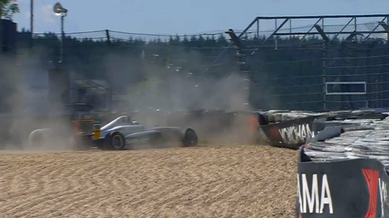 Rennabbruch nach heftigem Ausritt