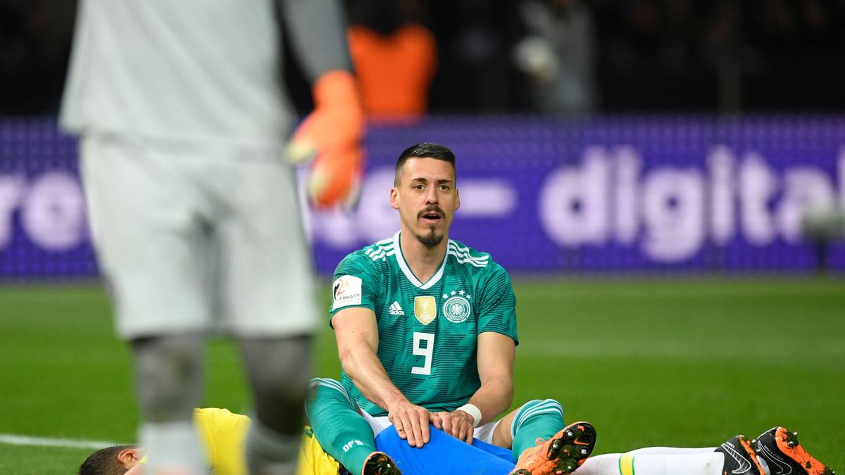 SANDRO WAGNER: Übernahm nach 62 Minuten Gomez‘ Position. Machte Thiago Silva und Miranda das Leben unangenehmer. Erarbeitete sich gute Kopfballgelegenheiten (72./75.), bei denen er in Kauf nahm, seinen Gegenspielern auch wehzutun. SPORT1-Note: 3,5