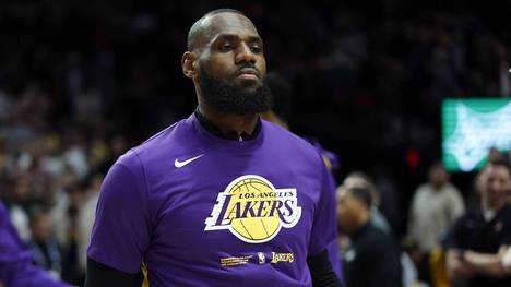 LeBron James ist weiterhin Rekordjäger der NBA. Der King ist zum 19. Mal in das All-Star-Team der Liga gewählt worden. James stellt damit den Rekord von Kareem Abdul-Jabbar ein.