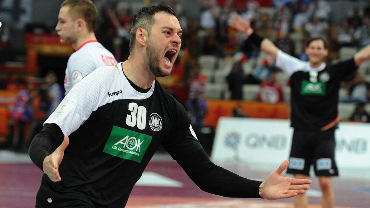 Zweites Beispiel: Jens Schöngarth. Der Shooter kommt vereinzelt in die Partie um Steffen Weinhold auf Halblinks zu entlasten. Und der 26-Jährige erzielt dabei auch ein Tor