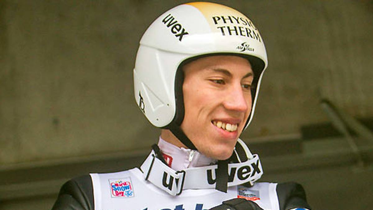 Noch überraschender ist dieser Rookie. Thomas Diethart springt bei seinem dritten Weltcupeinsatz gleich aufs Podium. Er wird hinter Ammann und Anders Bardal Dritter