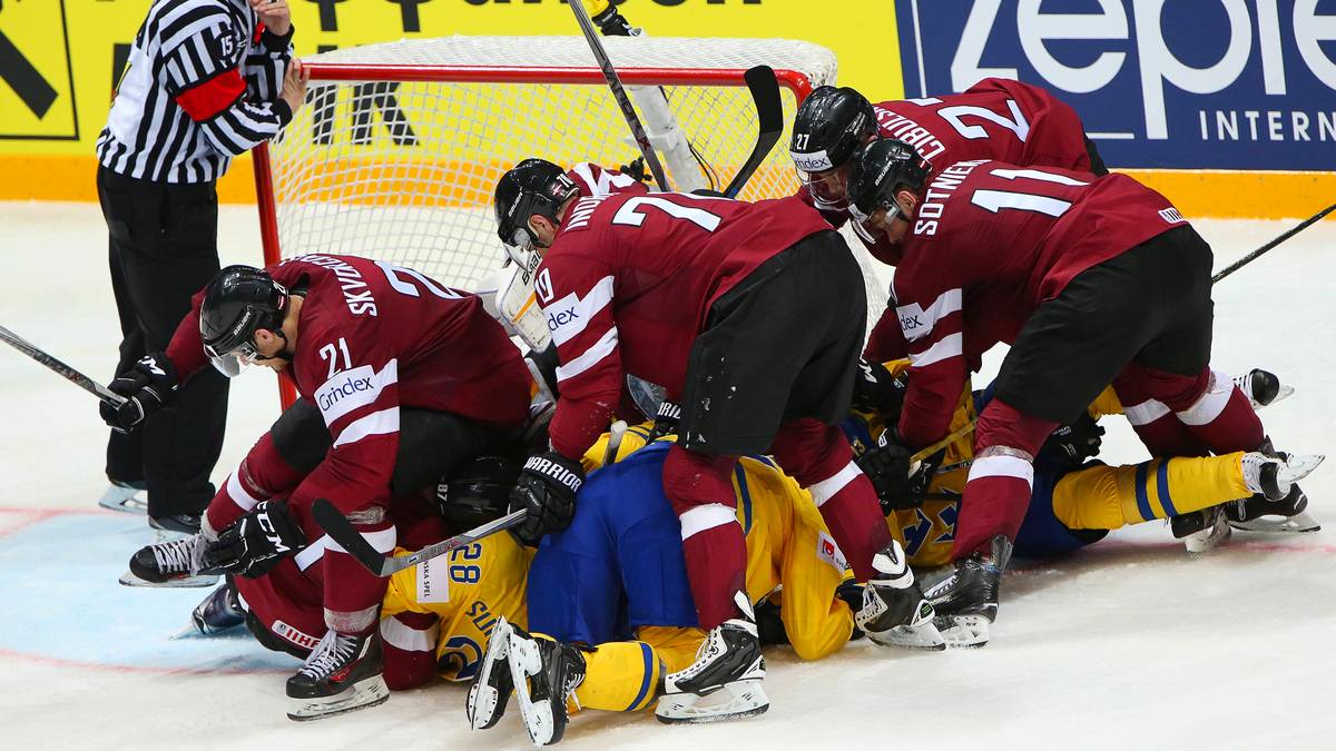 Noch mehr Verkehr vor dem Tor herrscht nur noch beim knappen Sieg der Schweden gegen Lettland