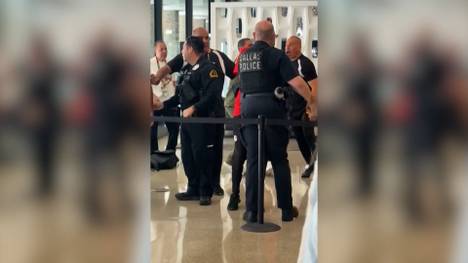 Vor dem WM-Sechzehntelfinale gegen Australien kam es im Mannschaftshotel zu einer Auseinandersetzung zwischen ägyptischen Offiziellen und einem Polizisten. Der eskalierende Streit habe sich allerdings am Tatort geklärt.