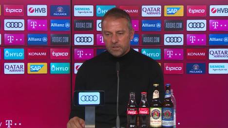 Hansi Flick würdigt auf der Pressekonferenz dem verstorbenen Hoffenheim-Präsidenten Peter Hofmann und widmet ihm den Sieg der Hoffenheimer.