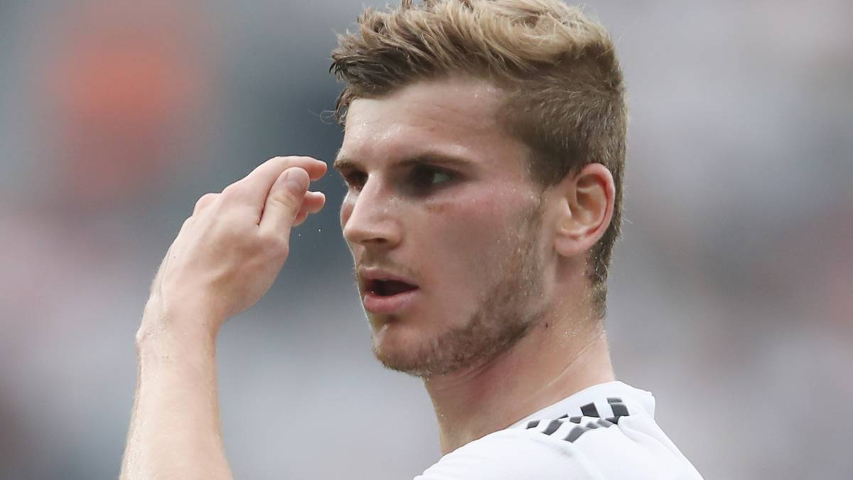 STURM - TIMO WERNER vs. RAUL JIMENEZ: Leipzig-Stürmer Werner ist pfeilschnell, hat einen kleinen Wendekreis, sucht immer wieder die Wege in die Schnittstellen und hat einen geradlinigen Weg zum Tor. Löw schätzt genau das und wird auf ihn setzen