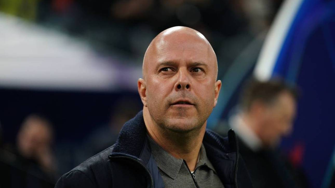 Liverpool-Trainer Arne Slot steht wegen seinen Aussagen in der Kritik