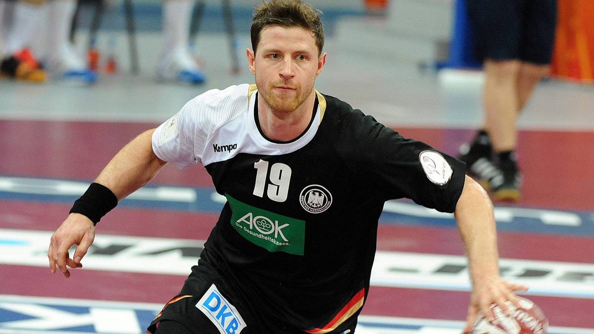 Er sieht dynamische und explosvie deutsche Spieler. Ein Beispiel gefällig? Bitte sehr, Martin Strobel. Der Balinger führt auf der Mittelposition eindrucksvoll Regie und bestätigt seine Rolle als neue Nummer eins in der Rückraummitte