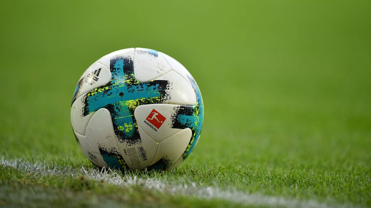 Hälfte der Fußballer ohne Ausbildung