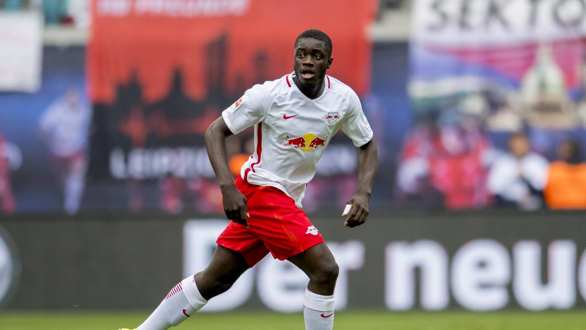 DAYOT UPAMECANO: Ist für sein Alter (18) sowohl spielerisch als auch körperlich extrem weit und hat mit seinen bisherigen Leistungen das Interesse von Topklubs wie dem FC Barcelona auf sich gezogen. Hat in der Champions League aber auch schon Lehrgeld bezahlen müssen