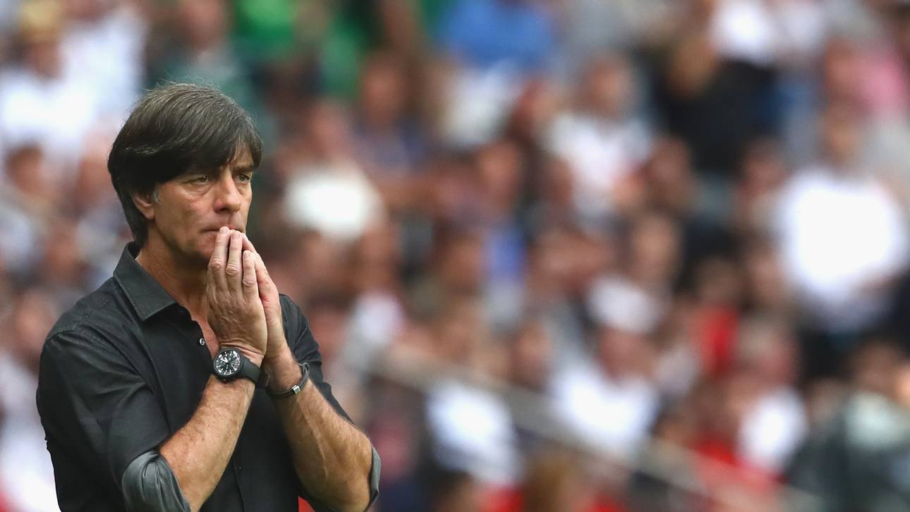 Löw springt Conte zur Seite