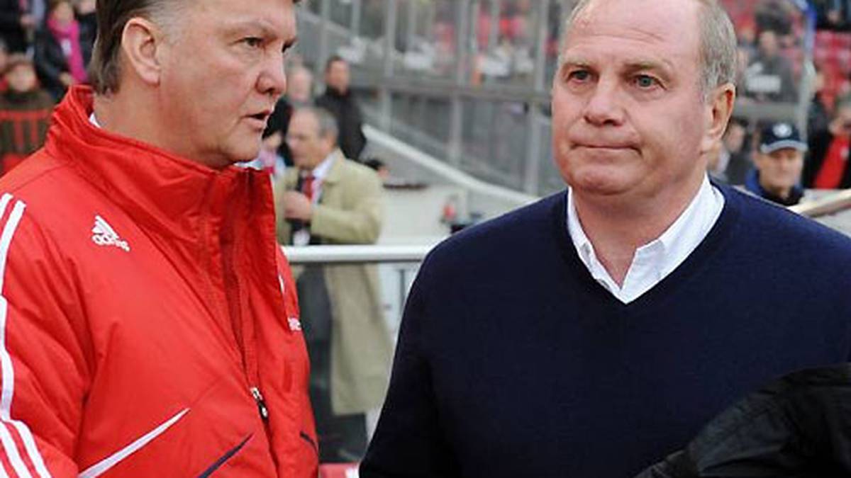 Die Egos von van Gaal und Hoeneß erwiesen sich schließlich als unvereinbar, van Gaal musste gehen. Hoeneß attestierte ihm bei aller Fachkompetenz später "menschlich eine Katastrophe" gewesen zu sein