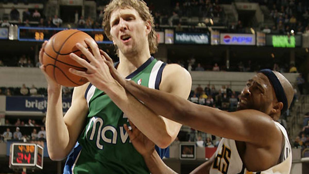 12. Januar 2007: Dallas siegt mit 115:113 gegen Indiana nach Overtime, Nowitzki leistet mit 43 Punkte die Hauptarbeit. Acht der zwölf Mavs-Punkte in der Verlängerung gehen auf sein Konto
