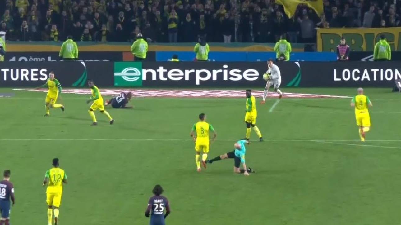 Nach Foul: Verband sperrt Schiri