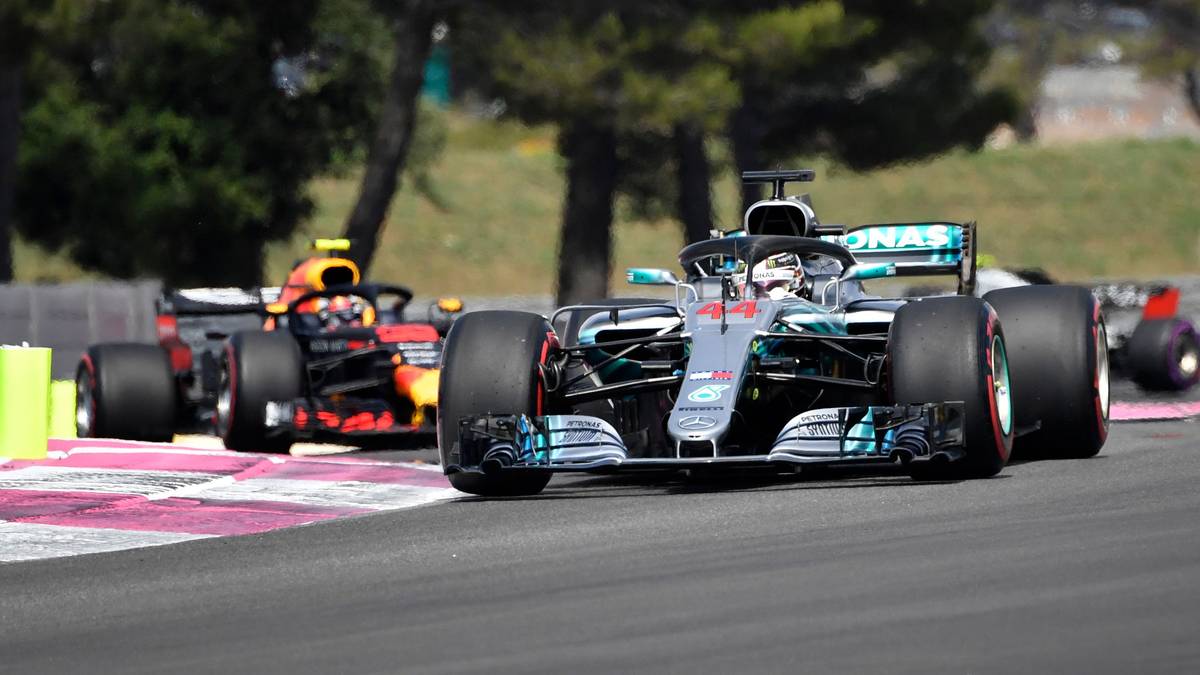 SCHWEIZ - Neue Zürcher Zeitung: "Lewis Hamilton umfährt die Problemzone. Mit einem neuen Mercedes-Motor hat sich der alte Lewis Hamilton zurückgemeldet. Der Weltmeister kontrolliert in Frankreich auch deshalb, weil er sich aus dem Startchaos heraushielt, das Sebastian Vettel verursacht hatte"