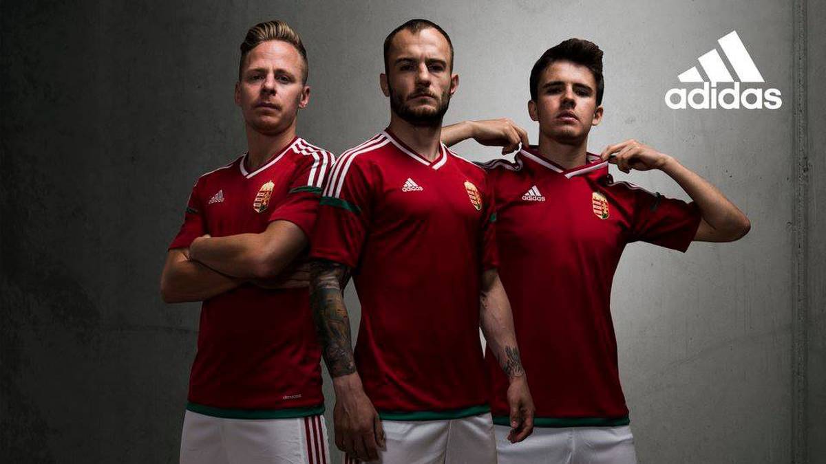 UNGARN: Das ungarische Trikot ist sehr schlicht gehalten. Aber trotzdem ziemlich feurig, dieses Rot!