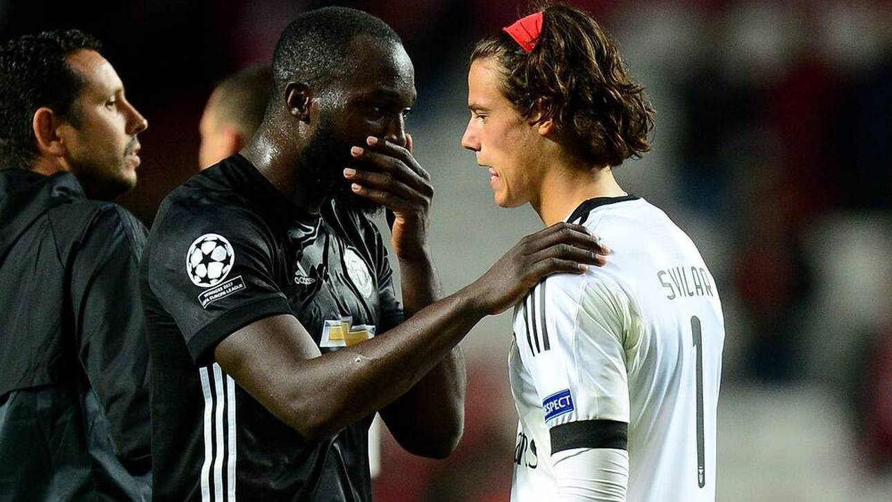 Nach seinem Fehler gegen United erhielt Svilar Trost von Lukaku