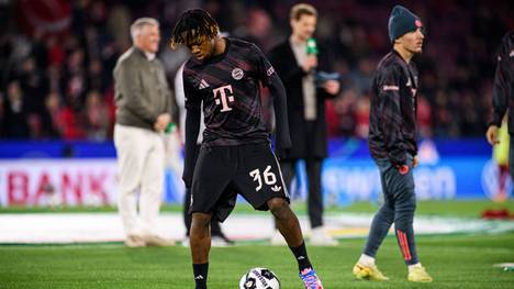 Bayern-Talent Wisdom Mike steht mit den DFB-Junioren vor der Teilnahme an der U17-WM. Vincent Kompany und Christoph Freund ordnen seine Entwicklung ein.