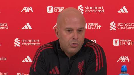 Arne Slot zeigt sich vor dem Duell mit Leeds zufrieden mit den Leistungen von Florian Wirtz. Der Liverpool-Trainer betont, dass der deutsche Nationalspieler auch ohne eigene Tore vor Selbstvertrauen strotzt.