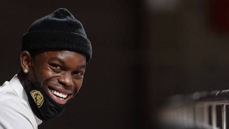 LeBron James rechnet mit einer schweren Saison für die Lakers. Unterstützung soll der "King" von Dennis Schröder bekommen.