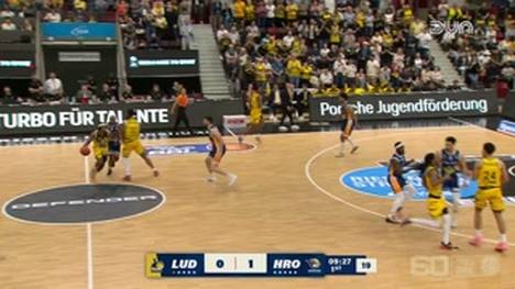 Die BBL-Highlights der Basketball-Partie MHP RIESEN Ludwigsburg - ROSTOCK SEAWOLVES im Video.