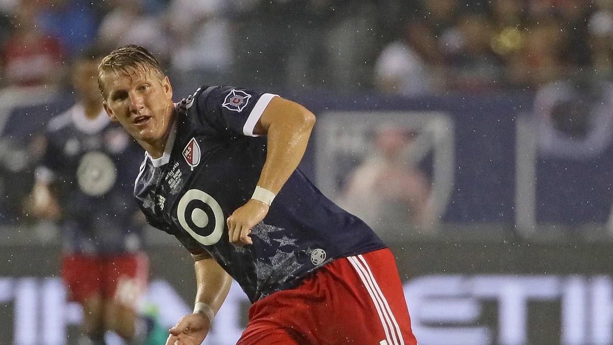 Das nächste Highlight folgt im August 2017: Schweinsteiger führt die MLS All-Stars als Kapitän gegen Real Madrid aufs Feld. Im Januar 2018 verlängert er seinen Vertrag bei Fire um ein weiteres Jahr