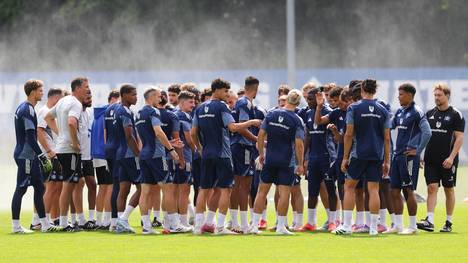 Der Hamburger SV hat in der Vorbereitung fünf Testspiel-Pleiten in Folge kassiert. Doch in der Hansestadt reagiert noch keiner über.