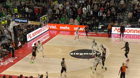 Der FC Bayern Basketball zittert bis in die letzte Minute gegen Panathinaikos Athen. In den finalen Spielszenen dreht ein deutscher Weltmeister auf. 