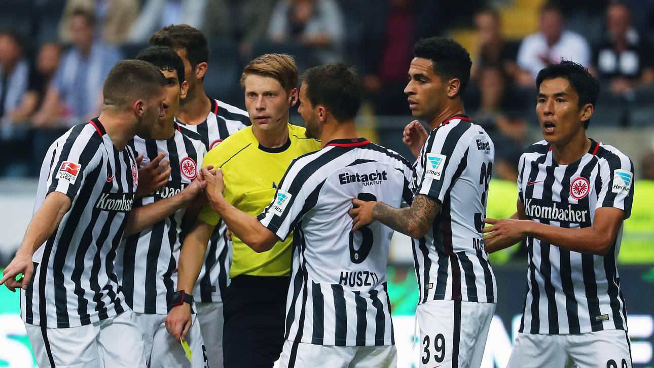 Doch kein Rot: Assi rettet Schiri