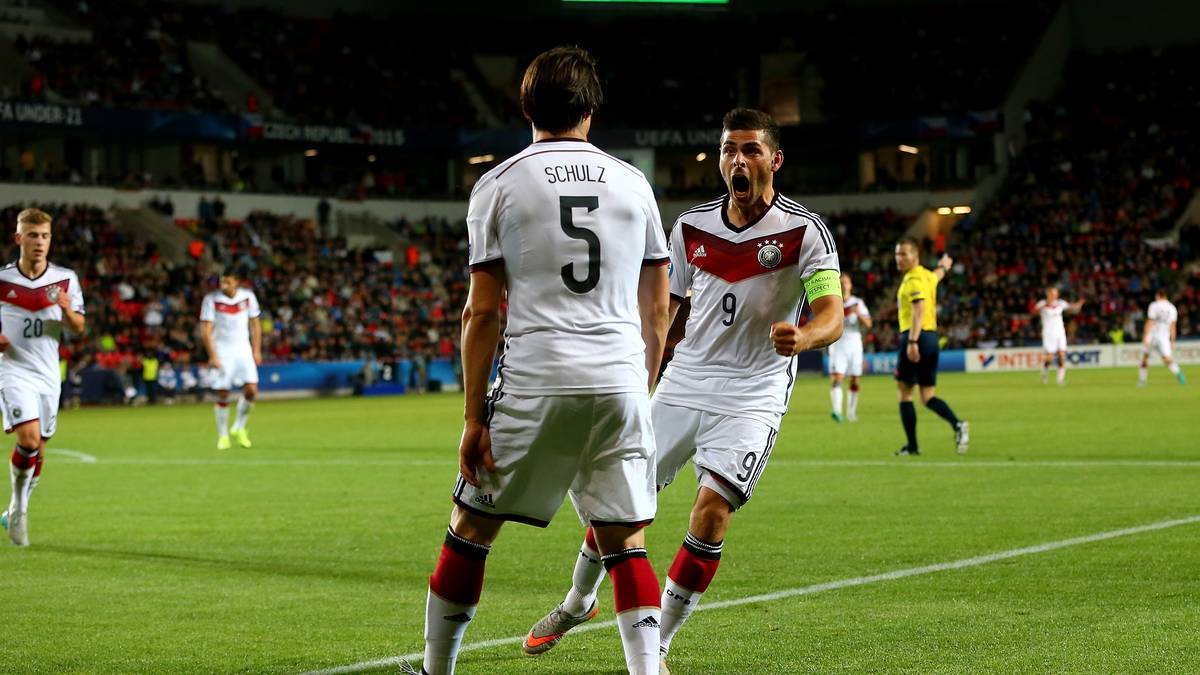 KEVIN VOLLAND: Zielt nach drei Minuten direkt mal knapp am Tor vorbei. Macht als einzige Spitze wieder viele Bälle fest. Verpasst in der Nachspielzeit mit einem Schuss von der Mittellinie aufs leere Tor den möglichen Siegtreffer - SPORT1-Note: 3