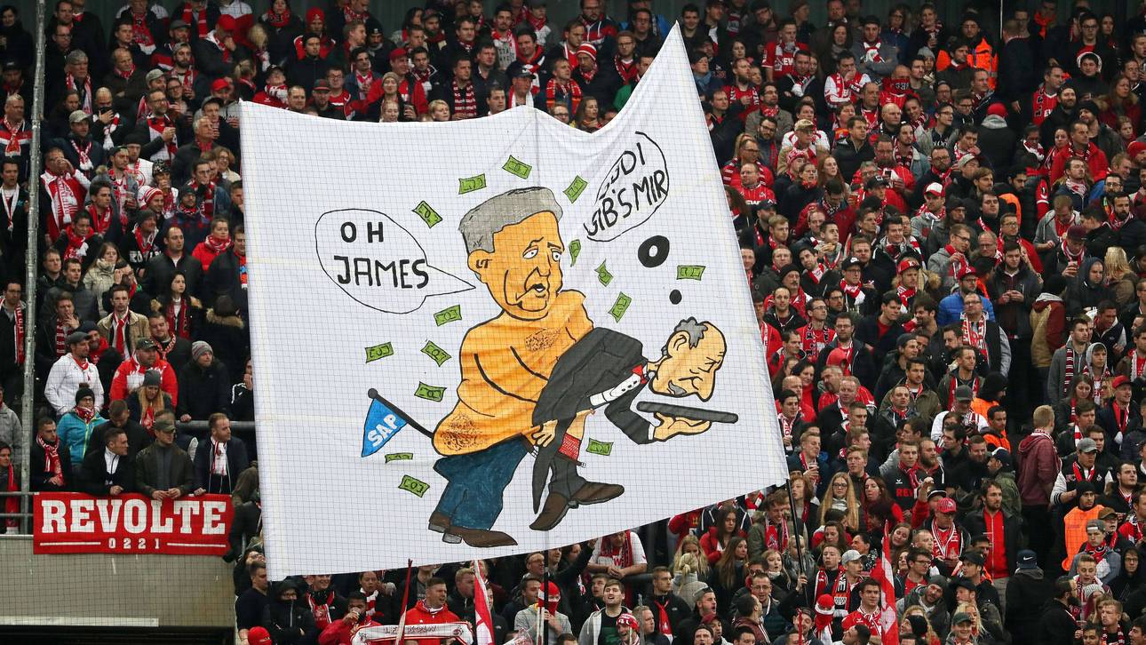 Plakate gegen Dietmar Hopp