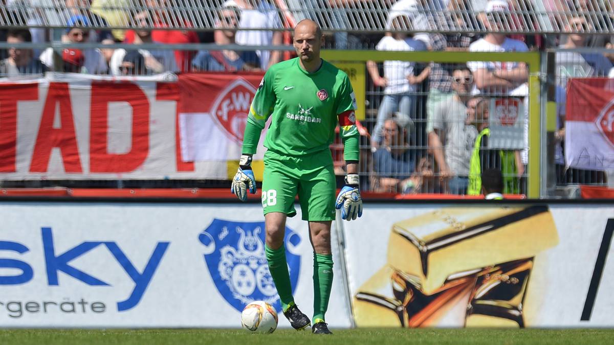 9. PLATZ: Robert Wulnikowski (Würzburger Kickers): Weisse Westen: 9 - Gegentore: 26