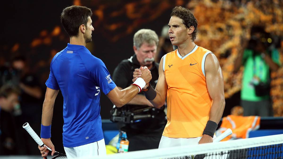 Das Jahr 2019 beginnt für Djokovic perfekt. Im Finale der Australian Open lässt er Rivale Nadal nur acht Spiele. Es ist zugleich sein erster Sieg im achten Aufeinandertreffen in einem Grand-Slam-Finale gegen den Spanier