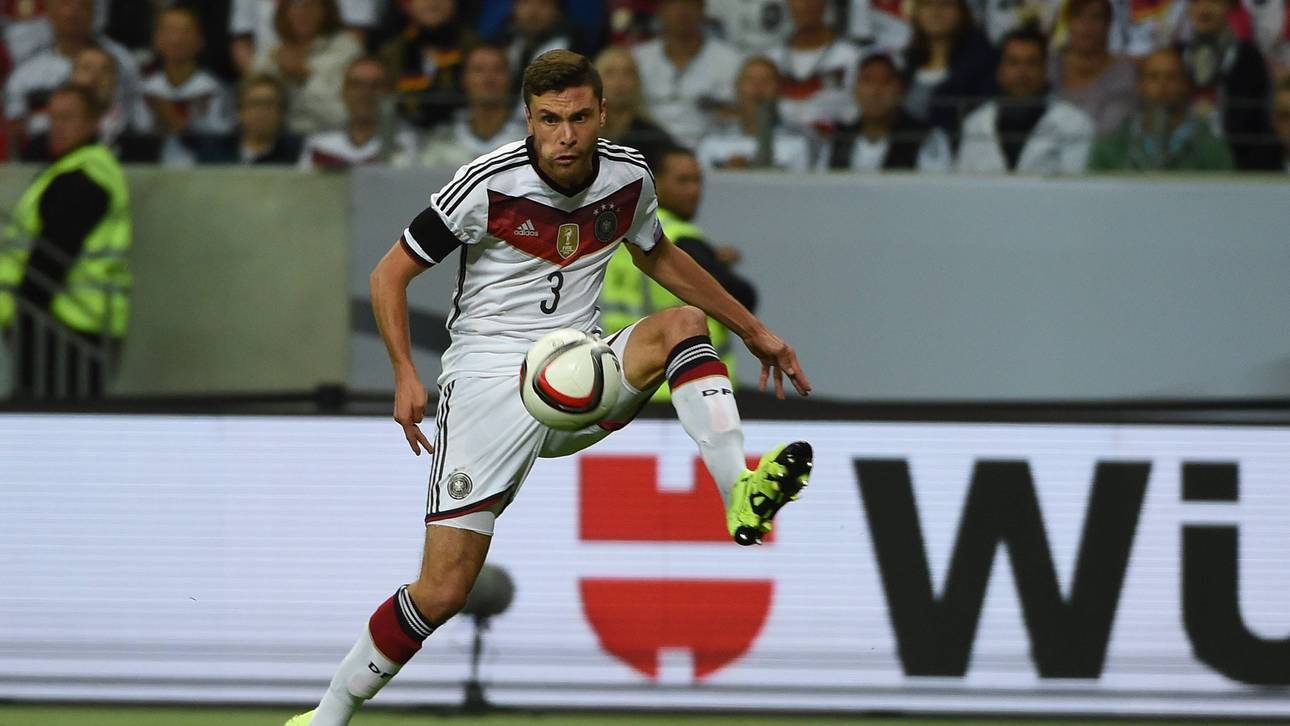 Nur Hector schließt eine Baustelle