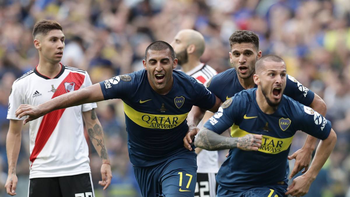 Dario Benedetto bringt den Klub von Diego Maradona kurz vor der Pause aber wieder in Führung - La Bombonera bebt erneut